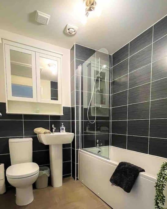 Апартаменты Loch Leven Getaway - 2 Bed House Кинросс Экстерьер фото